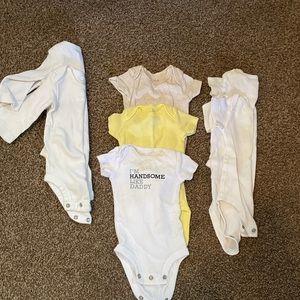 7 newborn neutral onesies